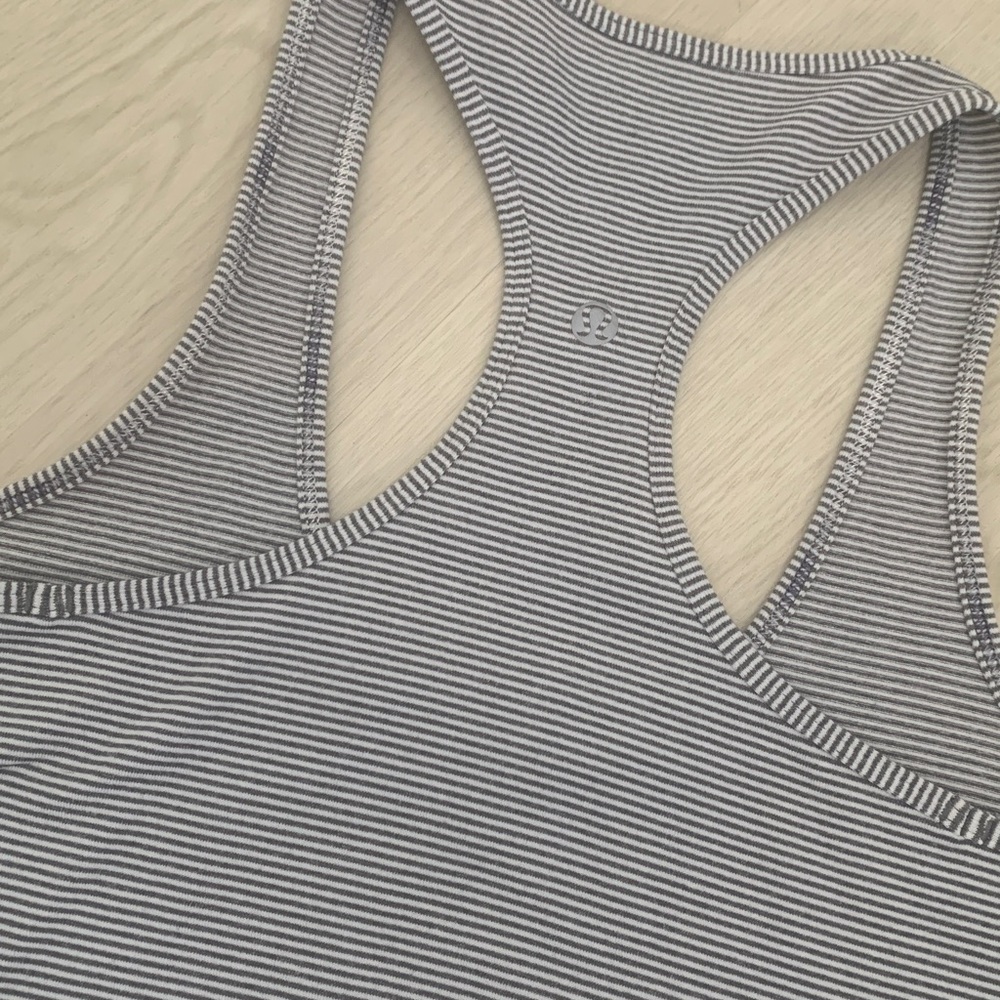 LULULEMON tank 4 - Picture 4 of 4